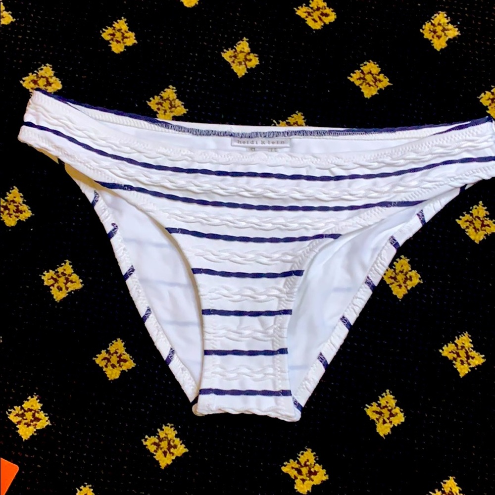 Bikini bottom